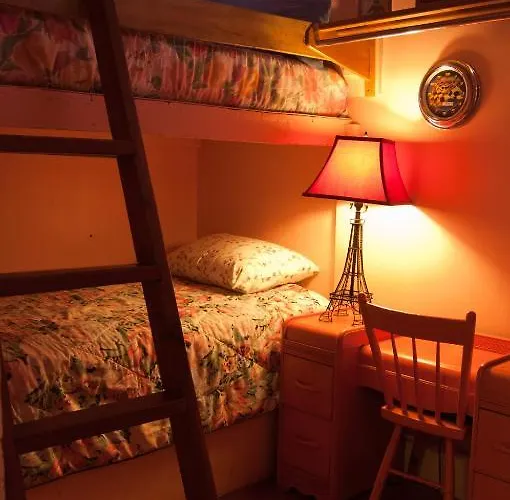 The At Castle Rock Inn