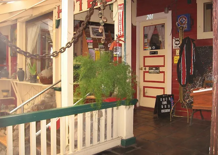 The At Castle Rock Inn 3*