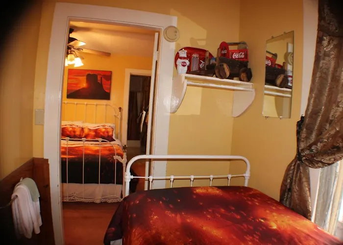 The At Castle Rock Inn 3*