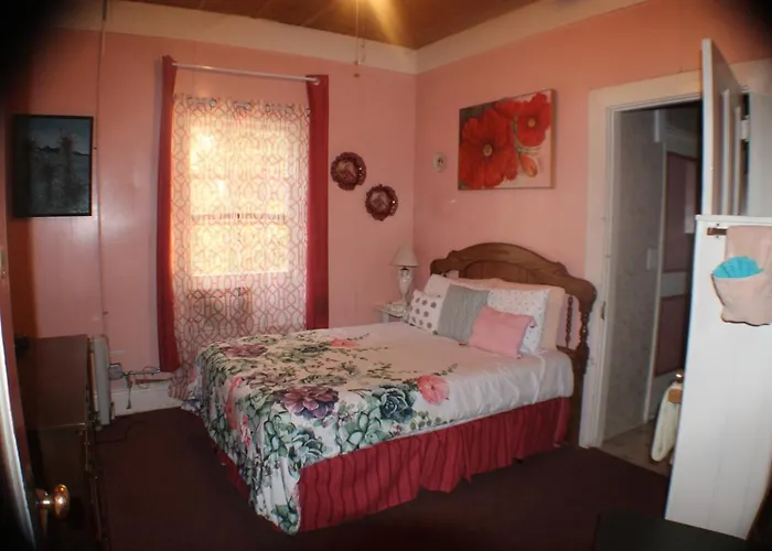 The At Castle Rock 3* Bisbee