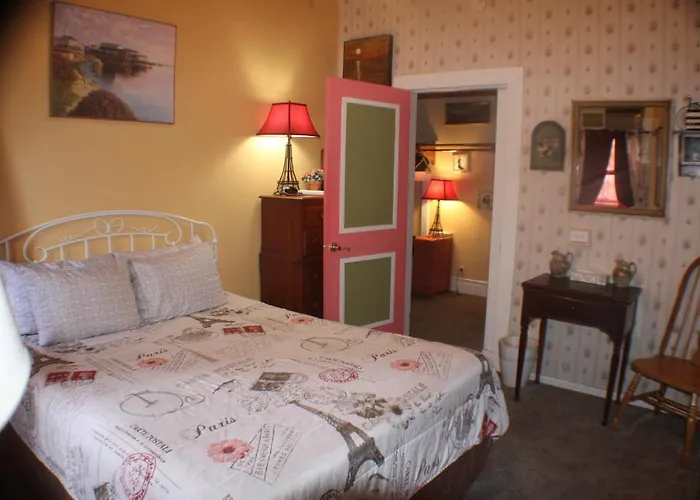 The At Castle Rock Bisbee