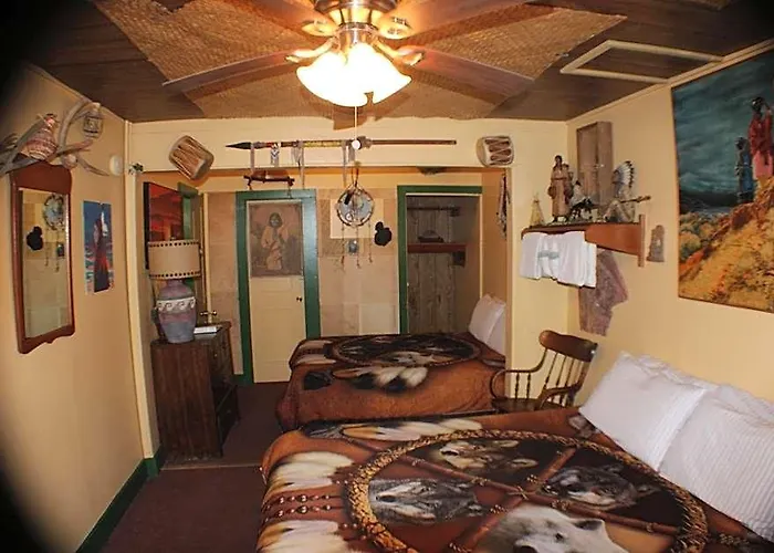 The At Castle Rock Inn