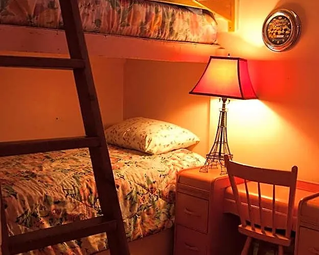 The At Castle Rock Inn 3*