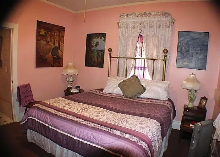 The At Castle Rock 3* Bisbee