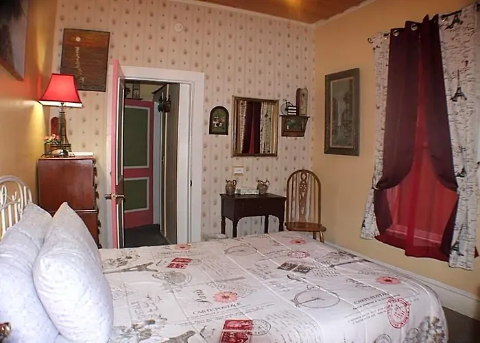 The At Castle Rock 3*
