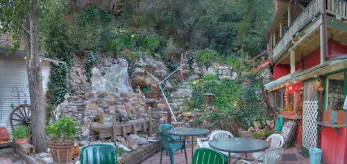 The At Castle Rock Inn